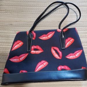 Unique Lips 💋 Purse. Get Your Lips Fix!